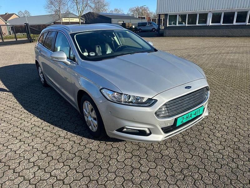 Gebraucht Ford Mondeo Titanium 150 PS (110 kW) 2016 Silber Limousine