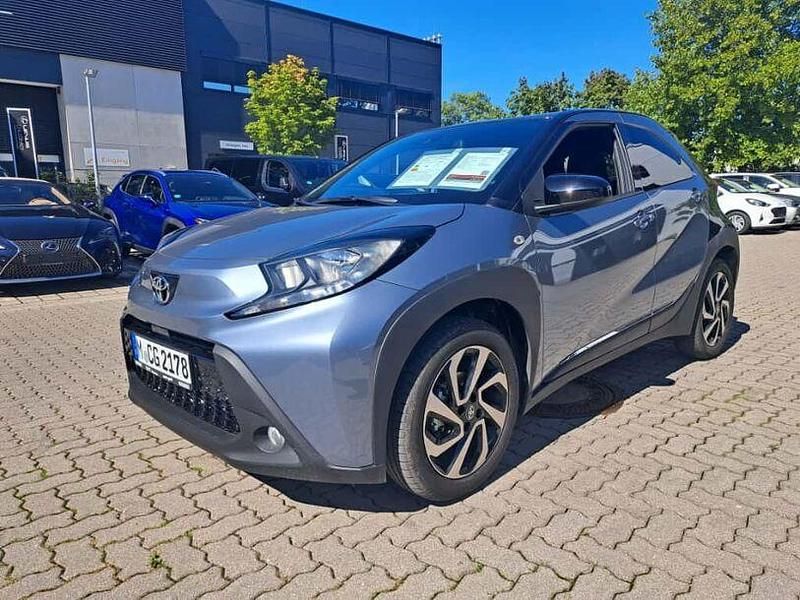 Grau Gebraucht 2025 Toyota Aygo Kleinwagen | 18.490 € (Fairer Preis) - Bild 1/4