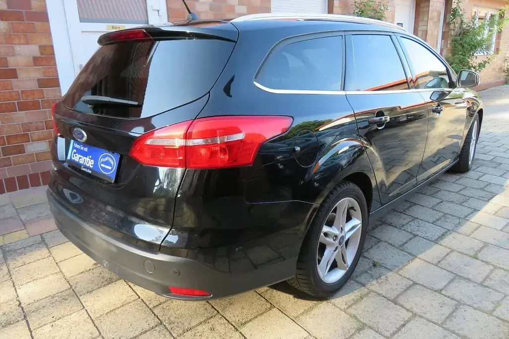 Gebraucht Ford Focus Titanium 125 PS (91 kW) 2018 Schwarz Limousine