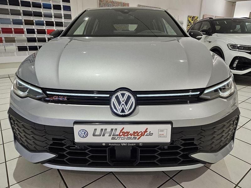 Oyster silver metallic Neu 2025 VW Golf VIII GTI Limousine | 40.998 € (Superpreis) - Bild 1/4