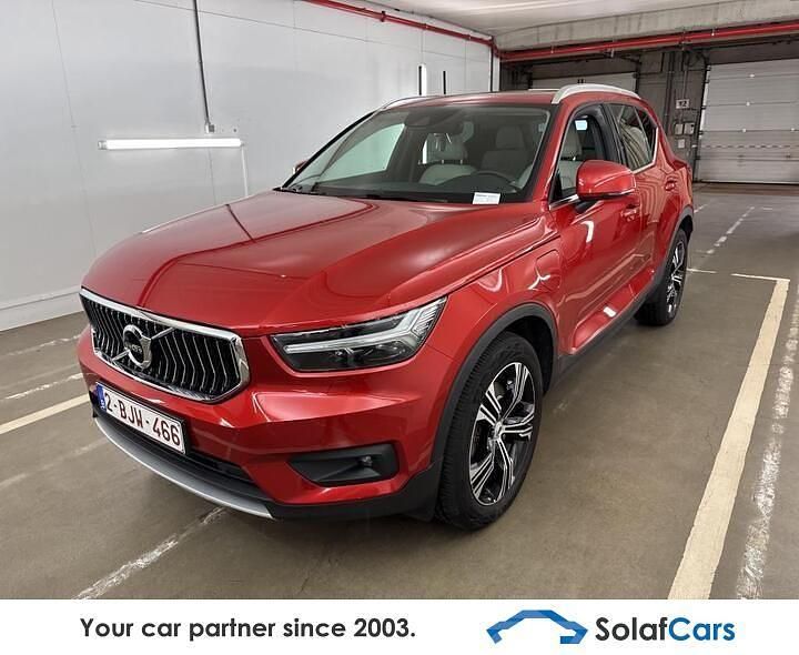 Rot Gebraucht 2021 Volvo XC40 Inscription SUV | 25.652 € (Guter Preis) - Bild 1/4