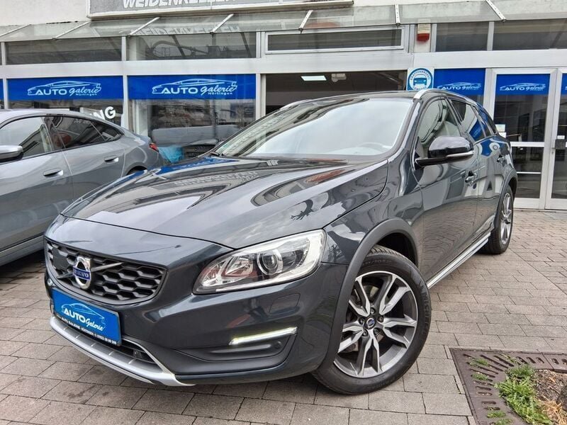 Savile grey / metallic Gebraucht 2018 Volvo V60 CC Pro Kombi | 19.900 € (Superpreis) - Bild 1/4