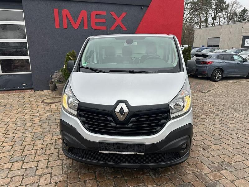 Gebraucht Renault Trafic Komfort 145 PS (106 kW) 2018 Grau Van / Kleinbus
