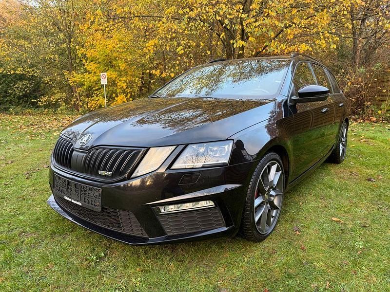 Schwarz Gebraucht 2020 Skoda Octavia RS Kombi | 15.900 € (Superpreis) - Bild 1/4