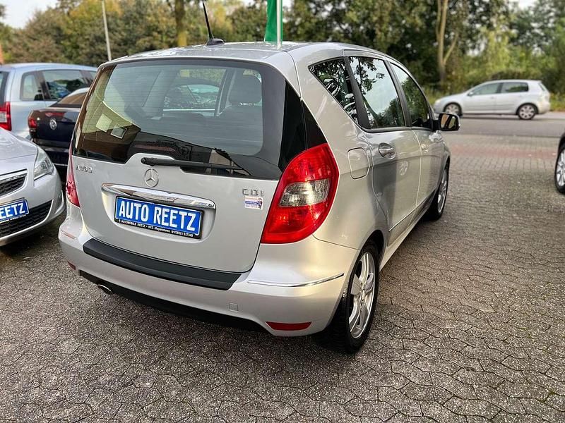 Gebraucht Mercedes A160 82 PS (60 kW) 2009 Polarsilber  metalliclack Limousine