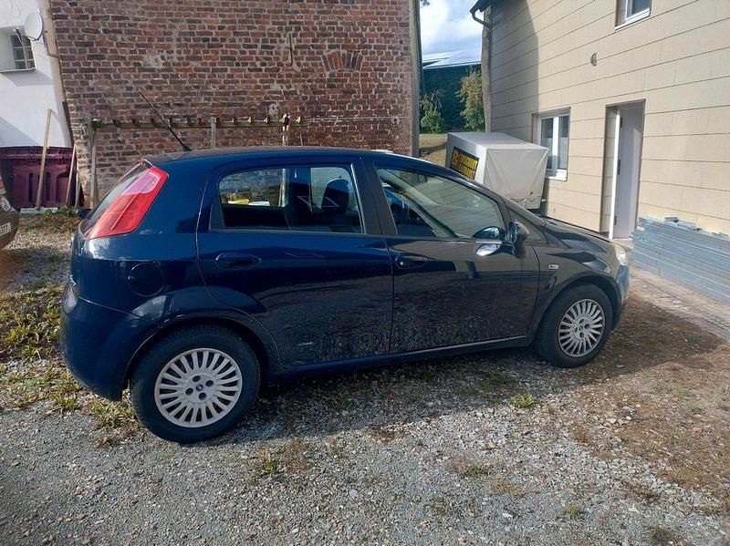 Blau Gebraucht 2008 Fiat Grande Punto Kleinwagen | 2.200 € (Fairer Preis) - Bild 1/4