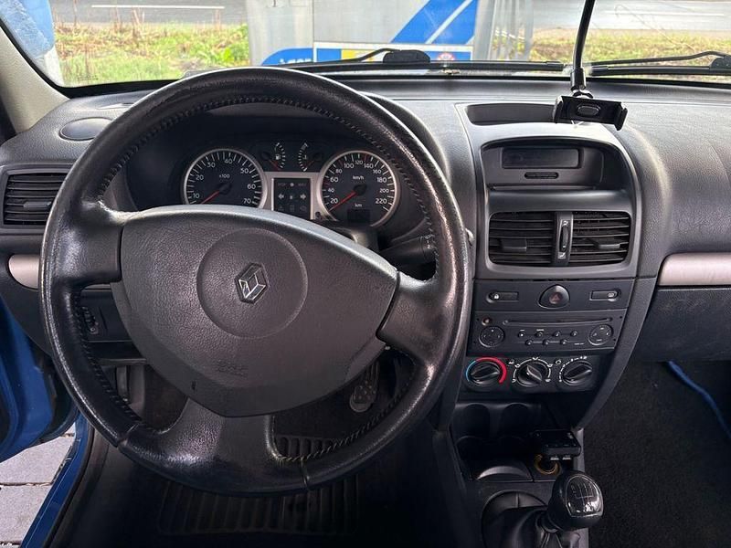 Gebraucht Renault Clio II Authentique 75 PS (55 kW) 2002 Blau Limousine