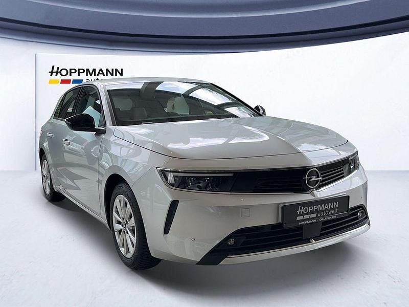 Gebraucht Opel Astra Edition 131 PS (96 kW) 2023 Kristallsilber Limousine