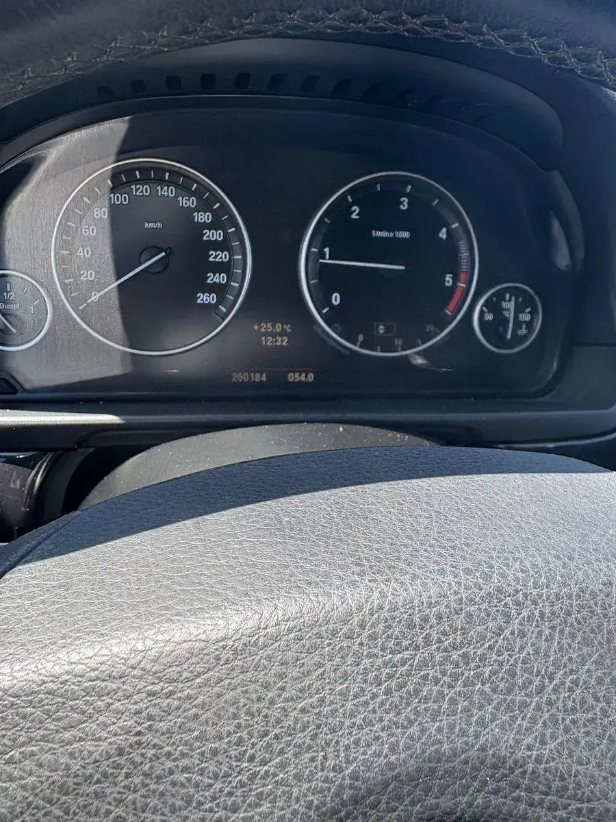 Gebraucht BMW 520 184 PS (135 kW) 2011 Blau Kombi