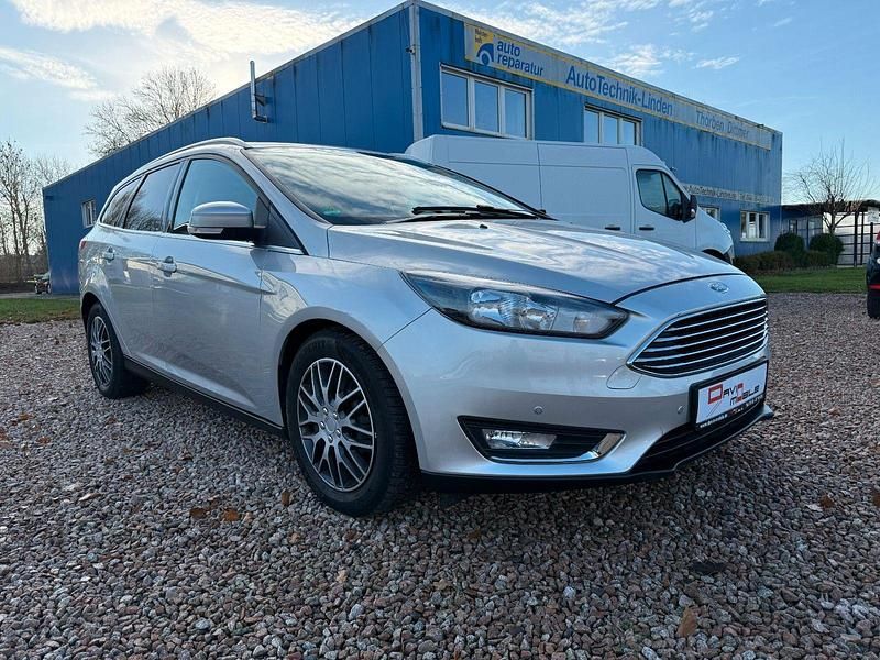 Silber Gebraucht 2017 Ford Focus Titanium Kombi | 8.999 € (Etwas zu teuer) - Bild 1/4