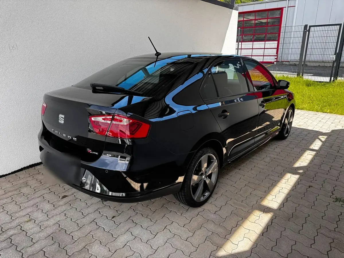Gebraucht Seat Toledo FR 90 PS (66 kW) 2016 Schwarz Kleinwagen