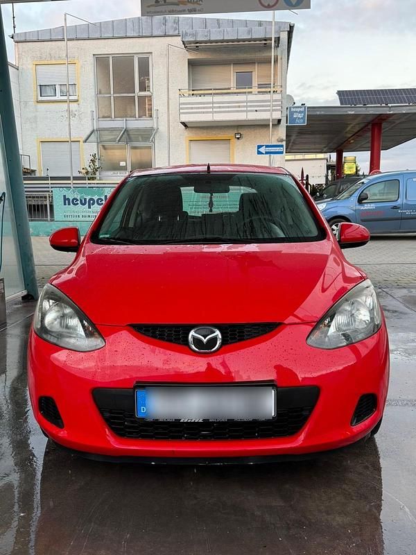 Gebraucht Mazda 2 75 PS (55 kW) 2008 Rot Kleinwagen