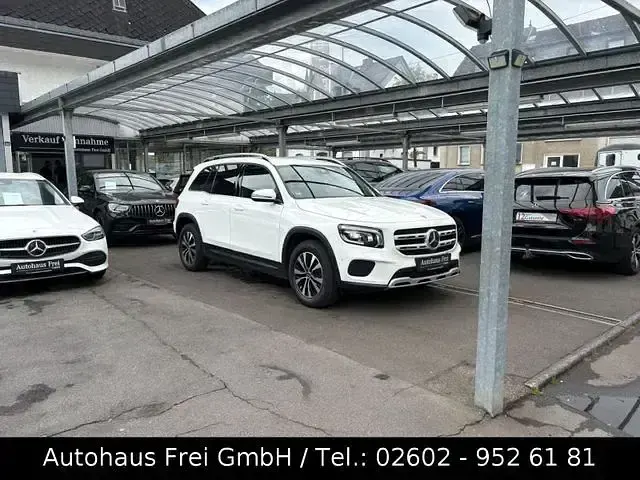 Gebraucht Mercedes GLB180 Style 116 PS (85 kW) 2023 Weiß SUV