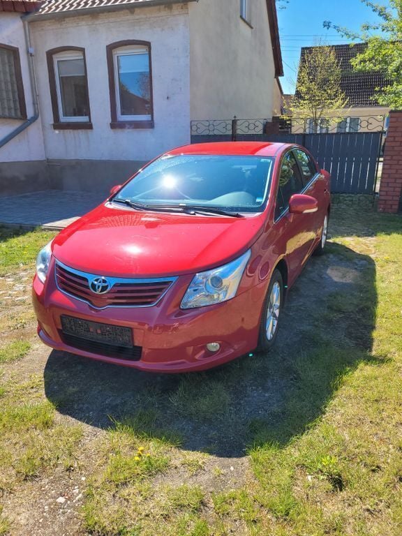 Rot Gebraucht 2011 Toyota Avensis Executive Limousine | 7.200 € (Superpreis) - Bild 1/4