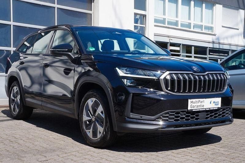 Cerna magic/black magic Gebraucht 2024 Skoda Kodiaq Selection SUV | 44.990 € (Fairer Preis) - Bild 1/4