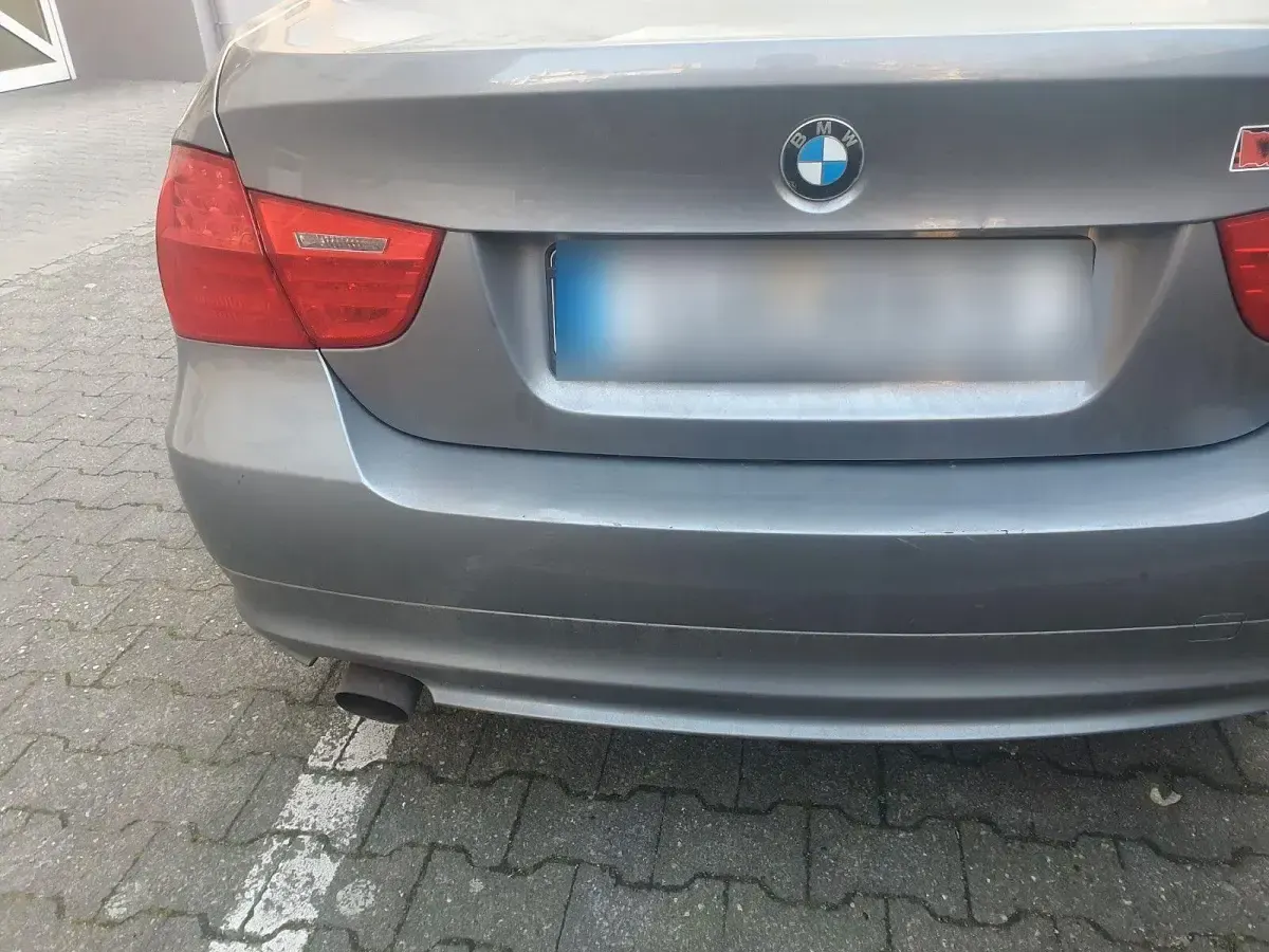 Gebraucht BMW 318 Sport Line 143 PS (105 kW) 2009 Grau Limousine