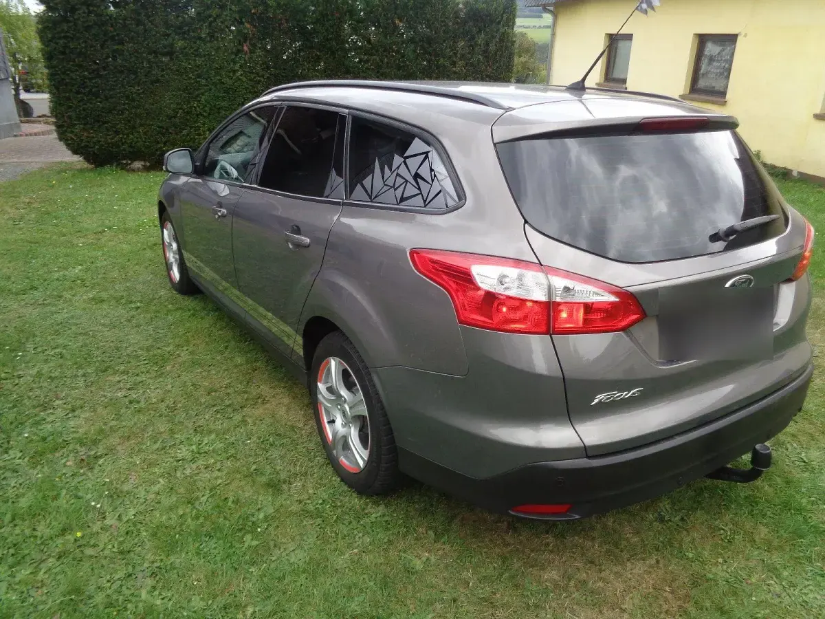 Gebraucht Ford Focus 140 PS (102 kW) 2013 Braun Kombi