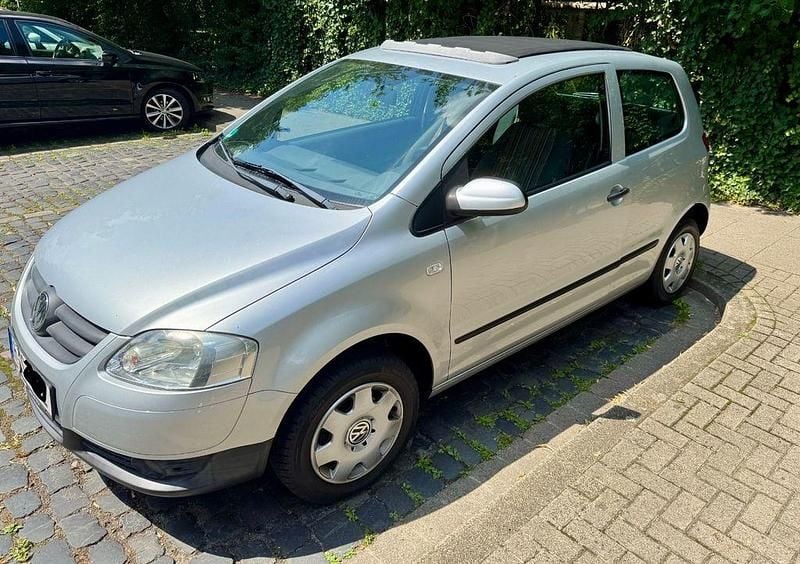 Silber Gebraucht 2008 VW Fox Kleinwagen | 4.200 € (Teuer) - Bild 1/4