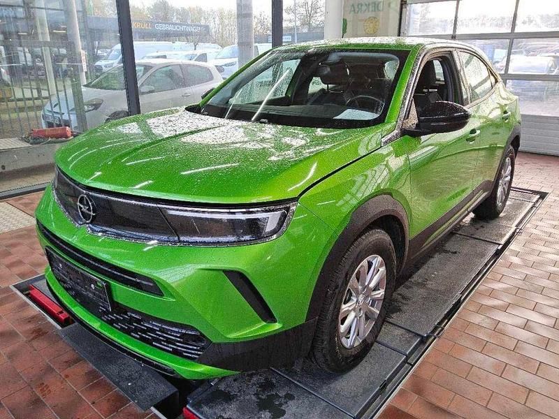 Gebraucht Opel Mokka-e Elegance 100 kW (136 PS) 2022 Matcha green/ikone gruen (metallic) SUV