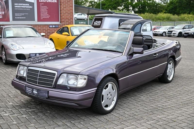 Gebraucht Mercedes 220 150 PS (110 kW) 1993 Braun Cabrio
