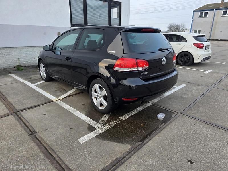Gebraucht VW Golf VI 105 PS (77 kW) 2010 Schwarz Kleinwagen