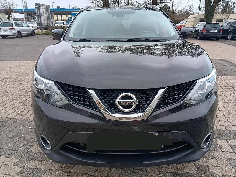 Gebraucht Nissan Qashqai 116 PS (85 kW) 2016 Schwarz SUV