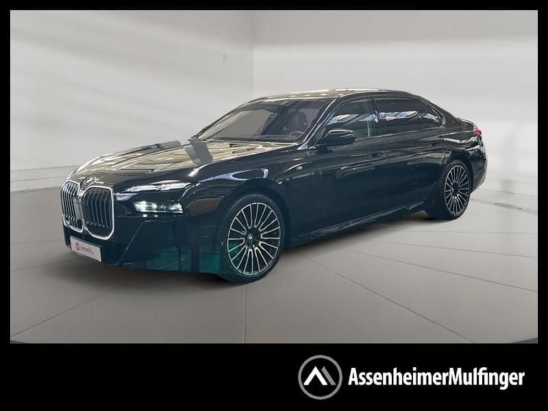 Gebraucht BMW 740 Shadowline 286 PS (210 kW) 2025 Black sapphire metallic Limousine