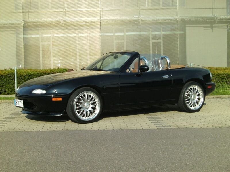 Schwarz Gebraucht 1992 Mazda MX5 Edition Cabrio | 16.900 € - Bild 1/4