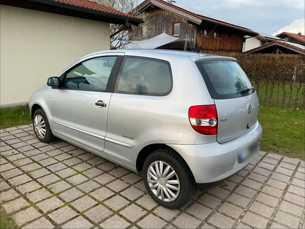 Second-hand VW Fox 75 CP (55 kW) 2009 Argintiu Hatchback