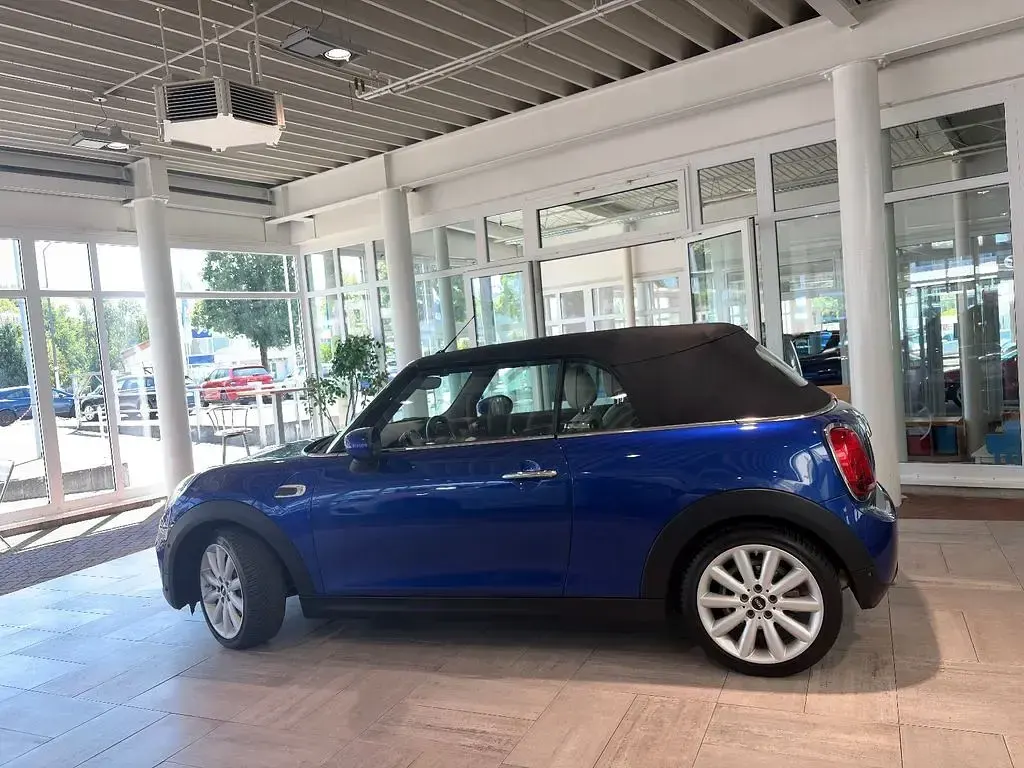 Gebraucht Mini One Cabriolet 102 PS (75 kW) 2019 Blau Cabrio