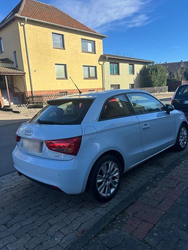Gebraucht Audi A1 105 PS (77 kW) 2011 Blau Kleinwagen