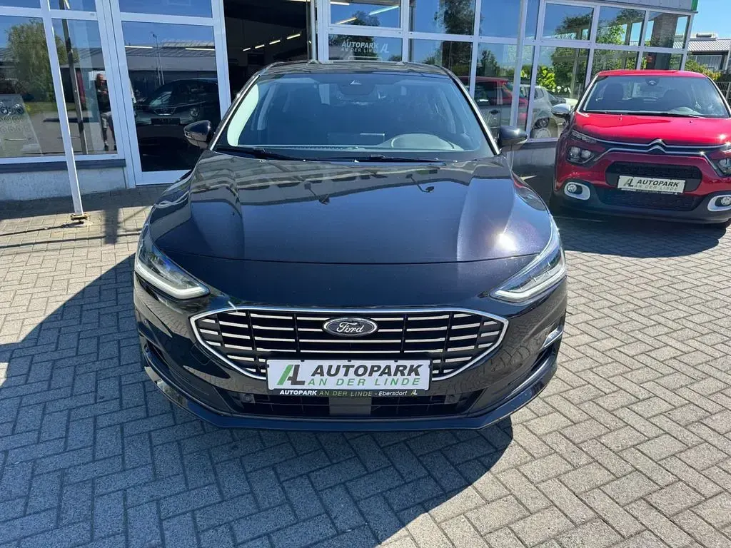 Gebraucht Ford Focus Titanium 155 PS (114 kW) 2025 Schwarz Limousine