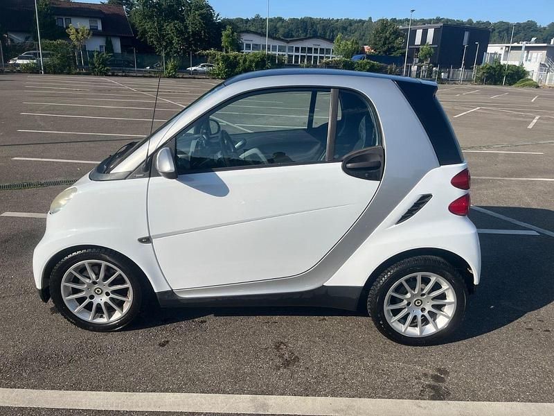 Weiß Gebraucht 2008 Smart ForTwo Coupé Edition #1 Coupé | 3.900 € (Fairer Preis) - Bild 1/4