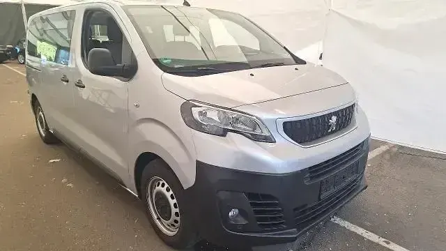 Gebraucht Peugeot Expert 120 PS (88 kW) 2018 Silber Van