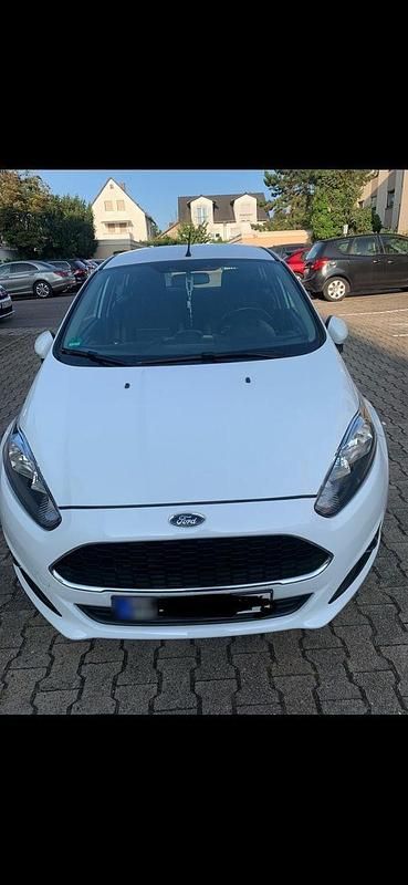 Gebraucht Ford Fiesta Trend 82 PS (60 kW) 2017 Weiß Kleinwagen