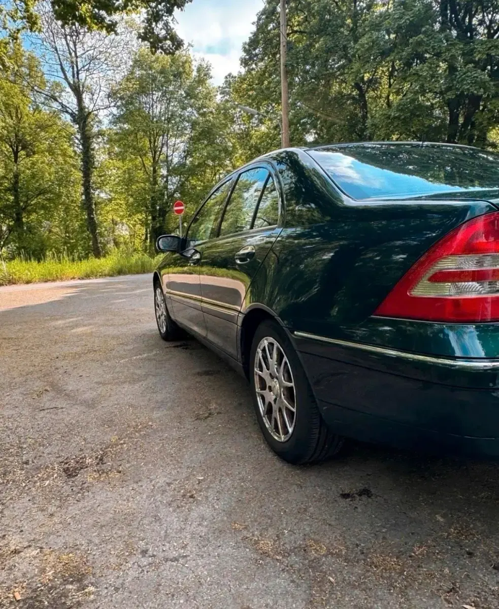 Gebraucht Mercedes C240 Elegance 170 PS (125 kW) 2002 Limousine