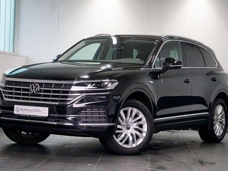 Gebraucht VW Touareg Elegance 231 PS (169 kW) 2022 Grenadillschwarz (metallic) SUV
