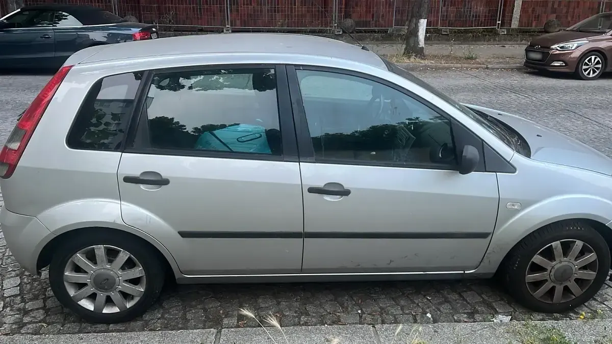 Gebraucht Ford Fiesta 60 PS (44 kW) 2005 Grau Kleinwagen