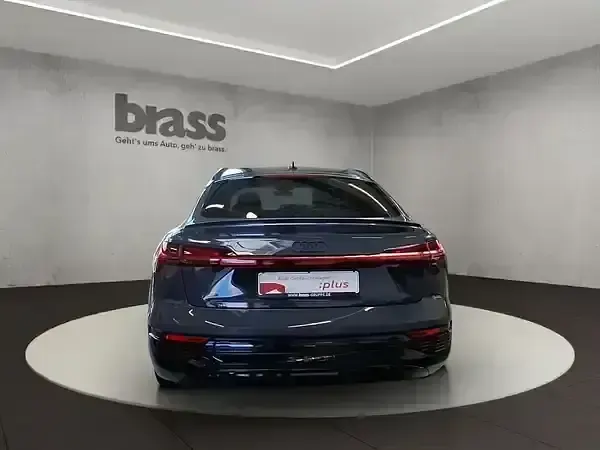 Gebraucht Audi Q8 e-tron Ambiente 250 kW (340 PS) 2023 Magnetgrau SUV