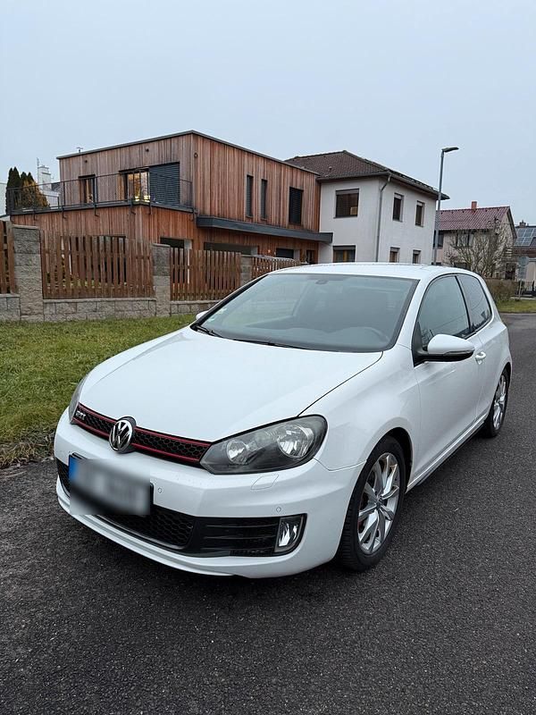 Weiß Gebraucht 2009 VW Golf VI GTI Kleinwagen | 7.900 € (Fairer Preis) - Bild 1/4