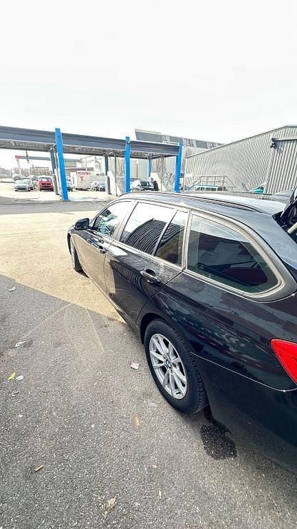 Gebraucht BMW 320 Luxury Line 184 PS (135 kW) 2012 Schwarz Kombi