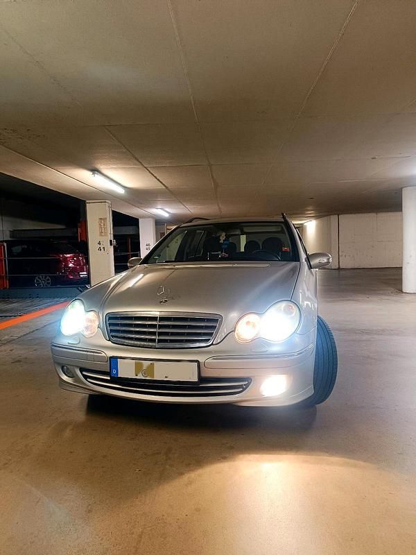 Silber Gebraucht 2006 Mercedes C180 Kombi | 2.500 € (Guter Preis) - Bild 1/4