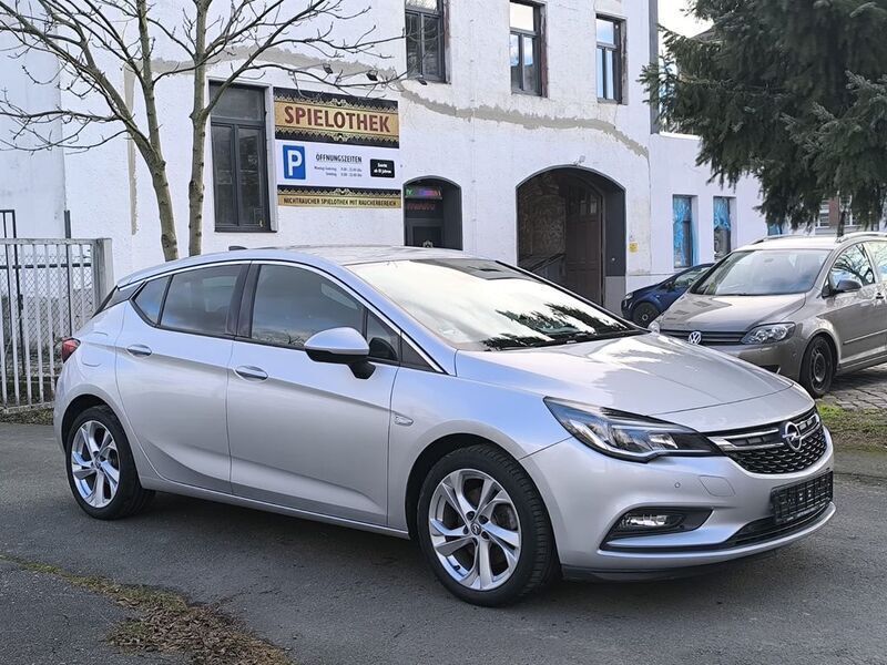 Gebraucht Opel Astra Dynamic 110 PS (80 kW) 2016 Silber Limousine