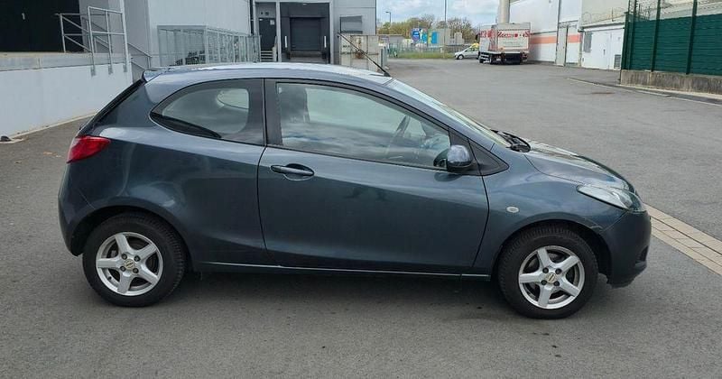 Gebraucht Mazda 2 75 PS (55 kW) 2010 Grau Kleinwagen