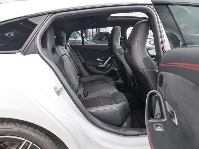 Gebraucht Mercedes CLA200 Shooting Brake Premium 150 PS (110 kW) 2023 Weiss / digitalweiss Kombi