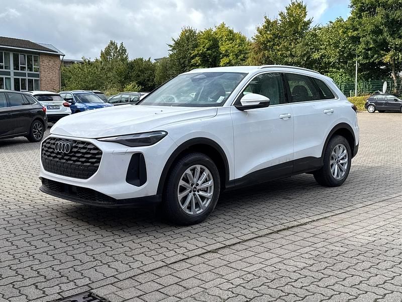 Arkonaweiß Neu 2025 Audi Q5 Basis SUV | 50.469 € (Superpreis) - Bild 1/4