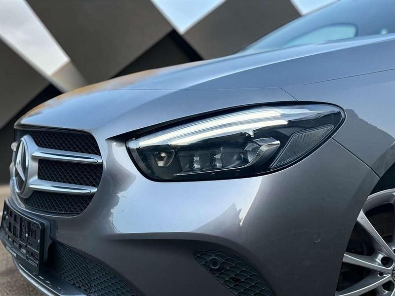 Gebraucht Mercedes B220 190 PS (139 kW) 2019 Mountaingrau Van / Kleinbus