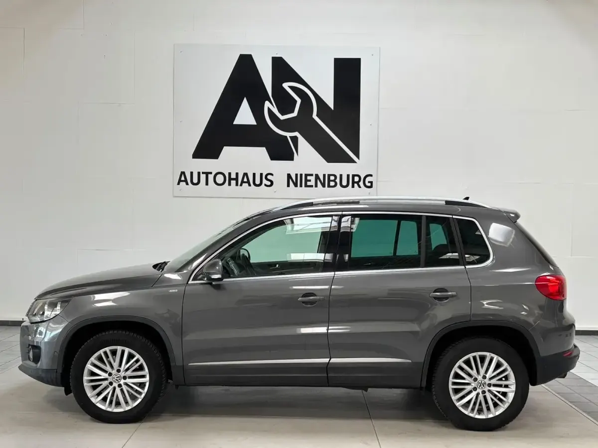 Gebraucht VW Tiguan Sportline 140 PS (102 kW) 2014 Grau SUV
