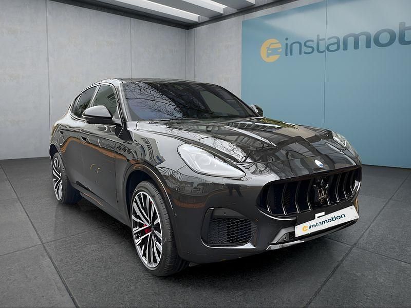 Schwarz Gebraucht 2025 Maserati Grecale SUV | 92.399 € (Teuer) - Bild 1/4