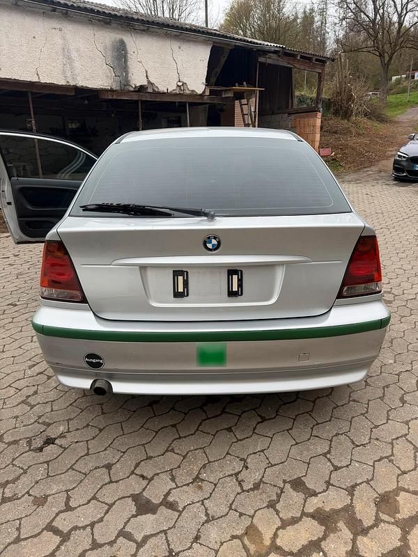 Gebraucht BMW 316 Compact 115 PS (84 kW) 2004 Silber Kleinwagen